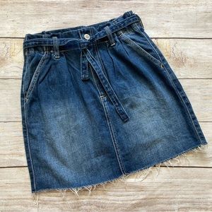 Hollister Ultra High-Rise Raw Edge Denim Mini Skirt Women’s Size 1 w25 Blue